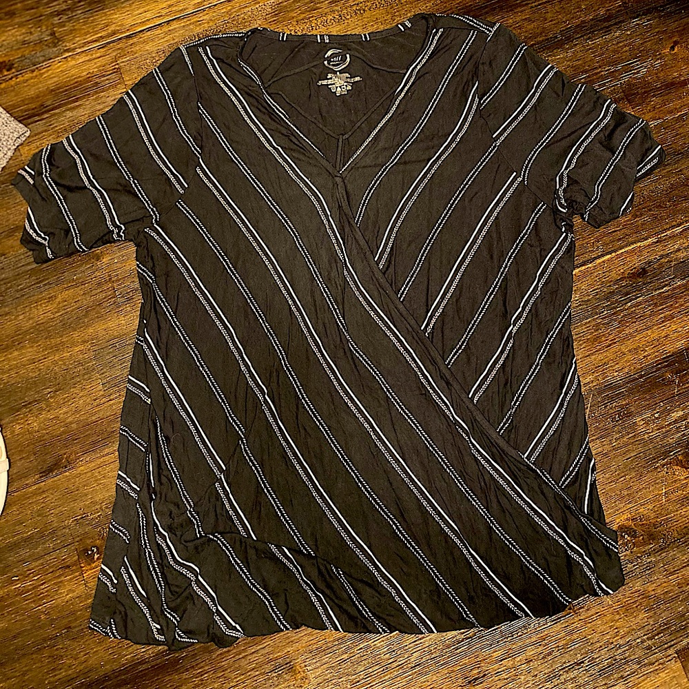 Maurice’s wrap top